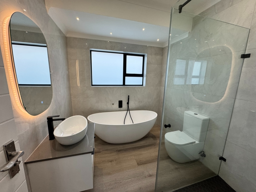 4 Bedroom Property for Sale in Sandown Western Cape